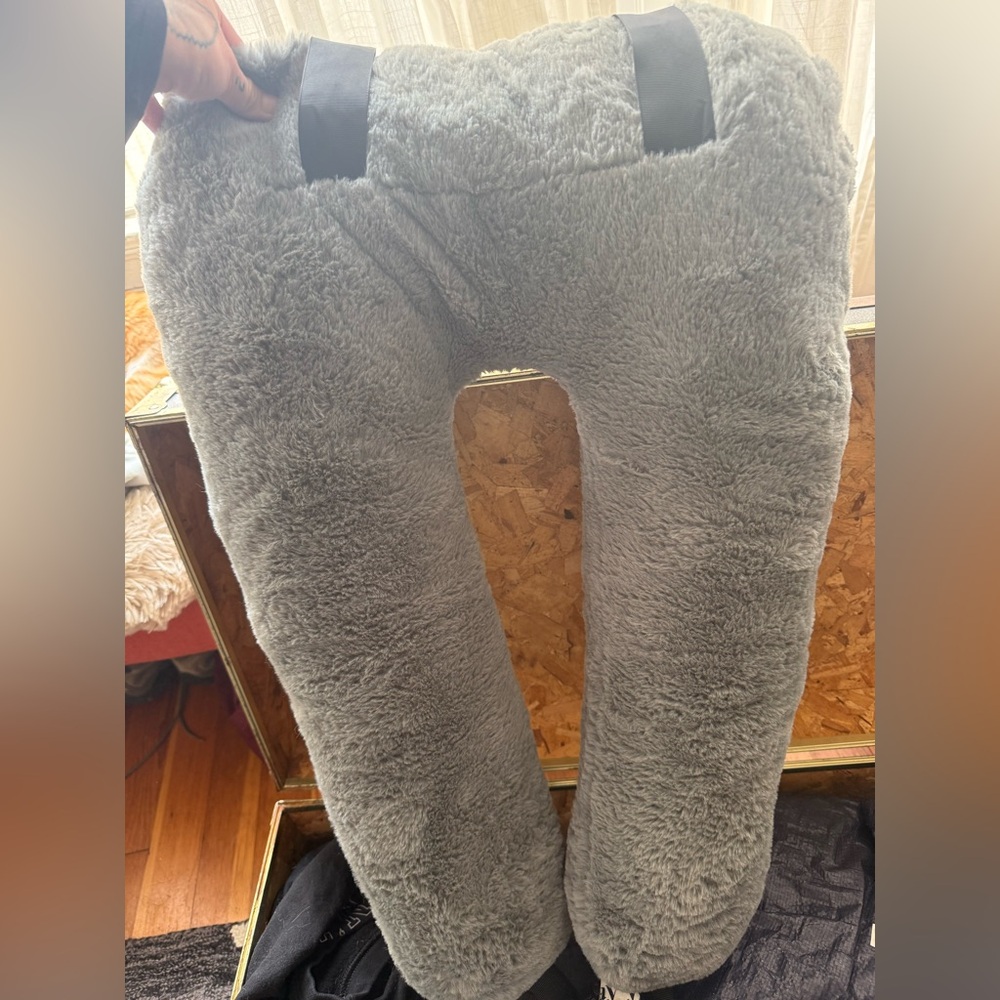 Cozy Gray Neck Travel Pillow
